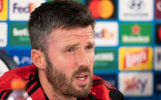 Carrick Hits Back at Fernandes After Como Loss