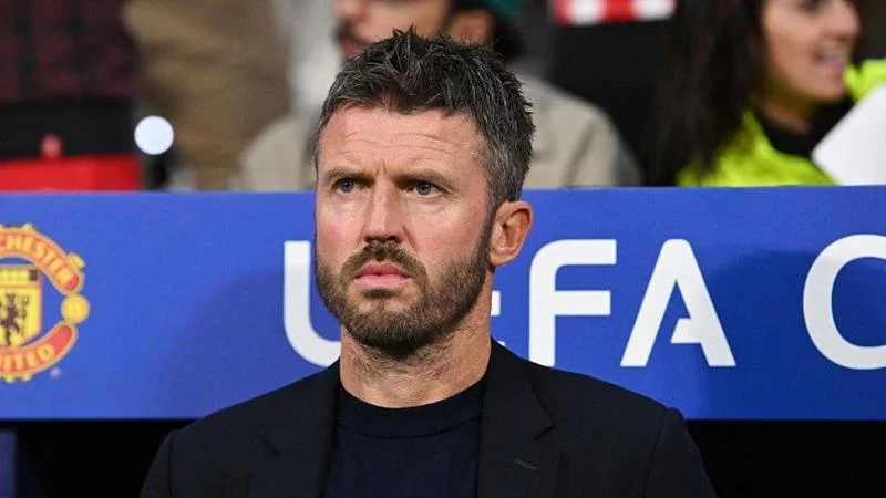 Carrick refuses to rule out dropping Fernandes at Man United
