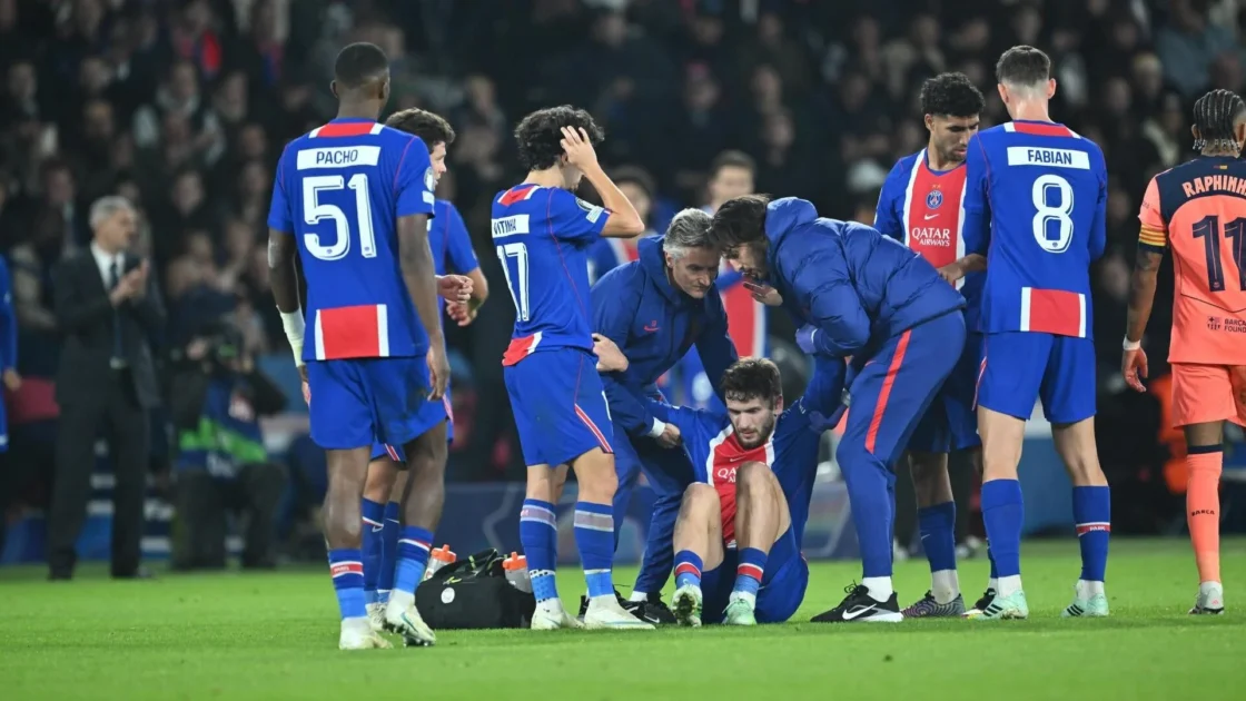 PSG Star Kvaratskhelia Faces Surgery After ACL Rupture
