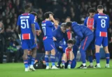 PSG Star Kvaratskhelia Faces Surgery After ACL Rupture