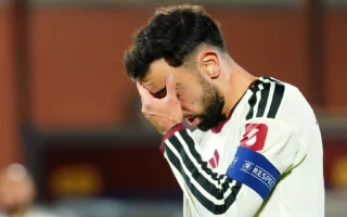Carragher Slams Fernandes as Carrick Faces Pressure