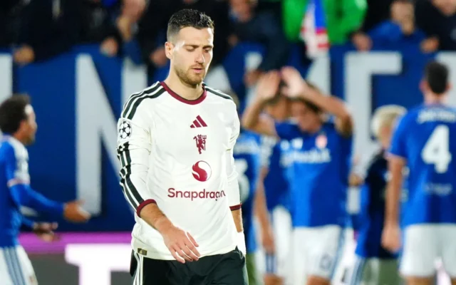 Inside the Crisis Facing Carrick’s Man Utd