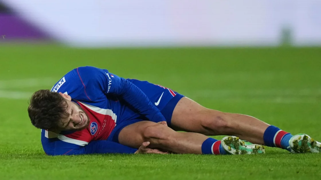 PSG’s Kvaratskhelia Faces Surgery After ACL Rupture