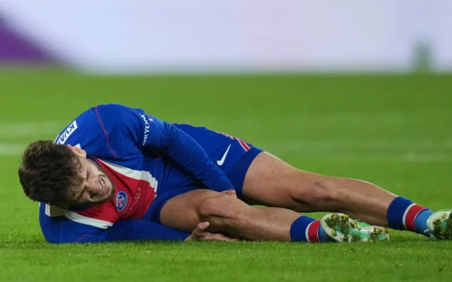 PSG’s Kvaratskhelia Faces Surgery After ACL Rupture