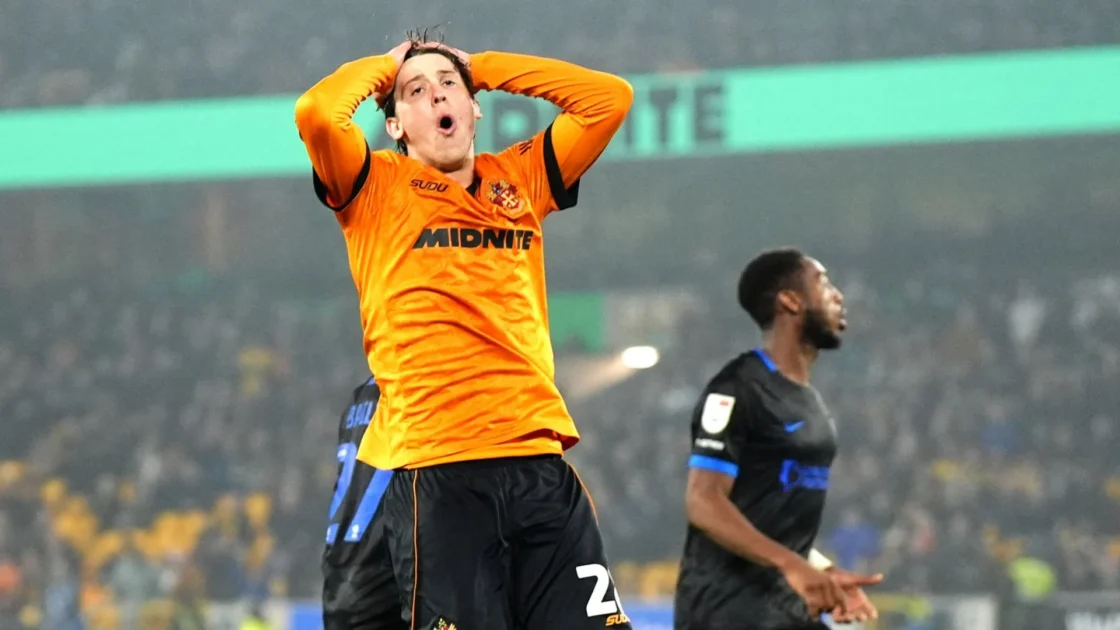 Portsmouth Strike Late to Deny Wolves Victory in Championship